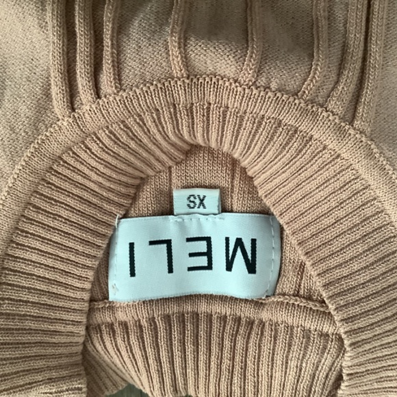 MELI ribbed salmon colored sweater - Picture 2 of 3